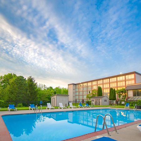Exton Hotel And Conference Center Esterno foto